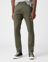 SPODNIE MĘSKIE WRANGLER LARSTON MOSS GREEN W18S36221 112141209